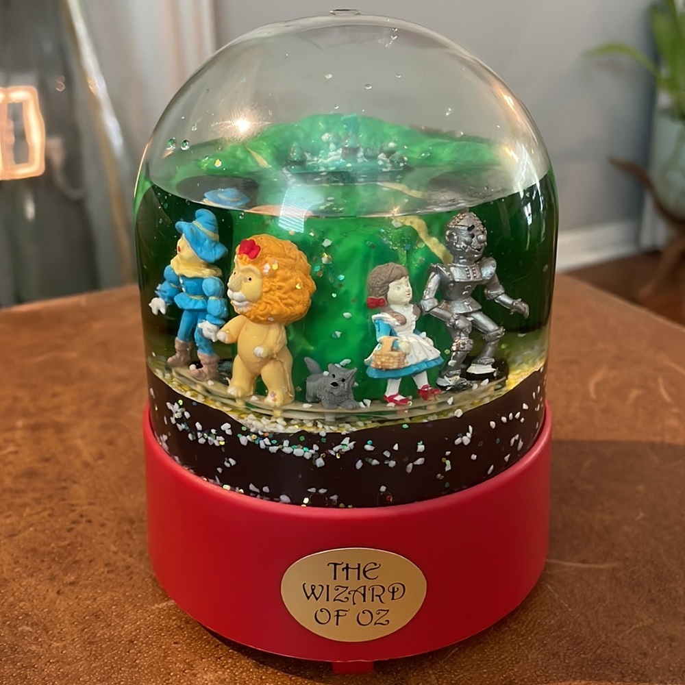 Kurt S. Adler Wizard of Oz musical snow globe 1987